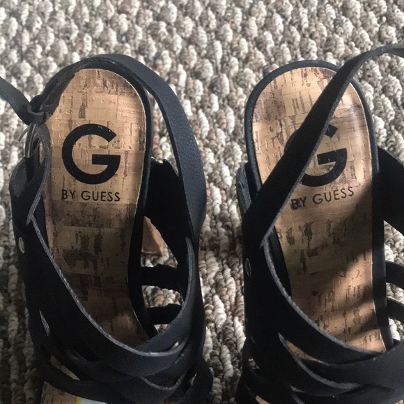 Guess platforms - Picture 2 of 3